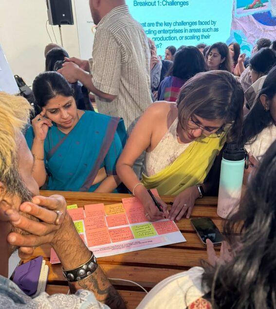 Fashion Revolution India organised a fantastic roundtable at Kula Conclave to talk about the challenges faced by the upcycling economy and possible solutions.